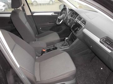 Volkswagen Tiguan - 10