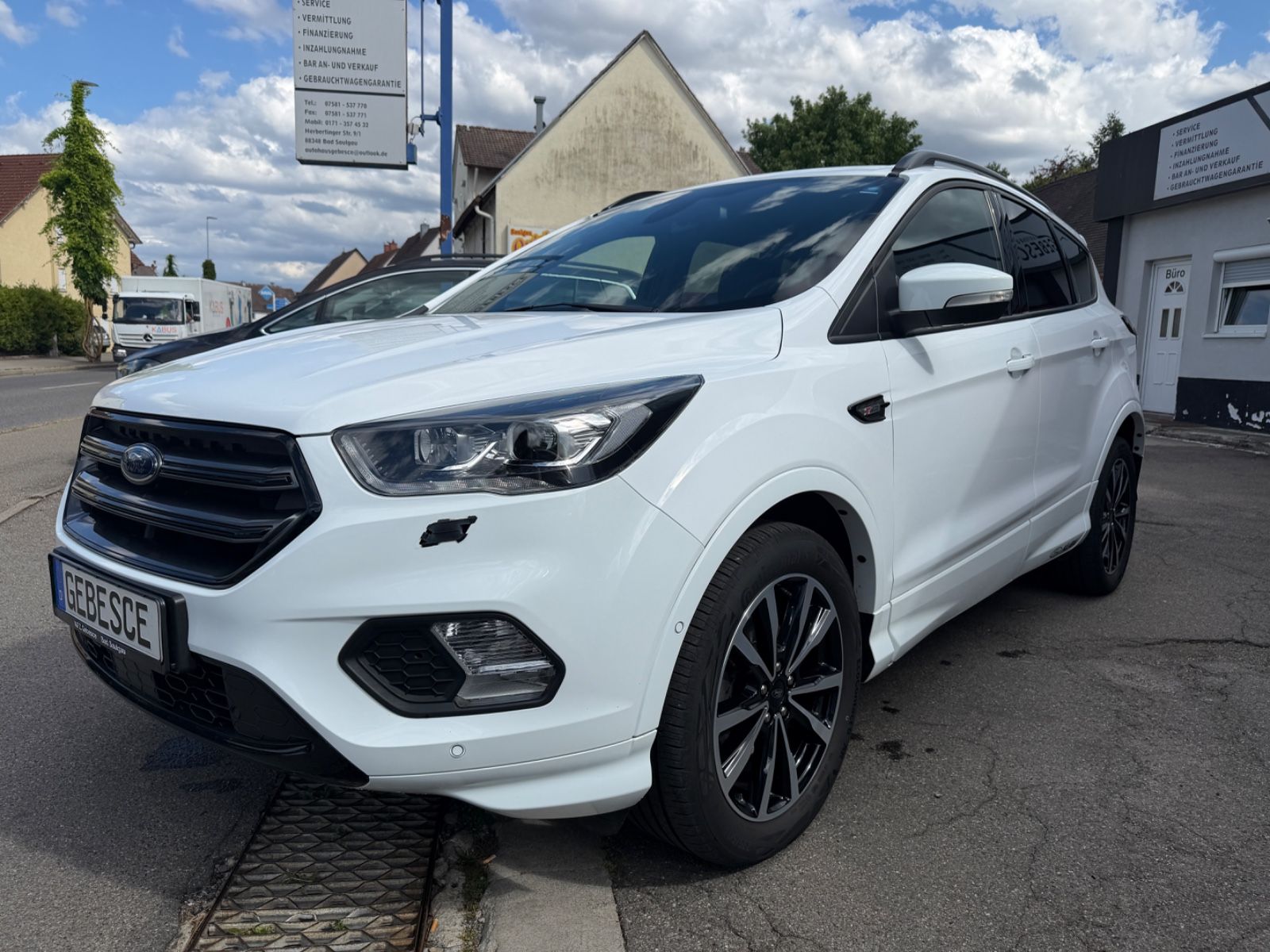 Ford Kuga - 1
