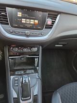 Opel Grandland (X) 1.6 Hybrid4 Business Edition A... - Opel Grandland (X) Edition mit Hybrid-Antrieb (Benzin/Elektro)