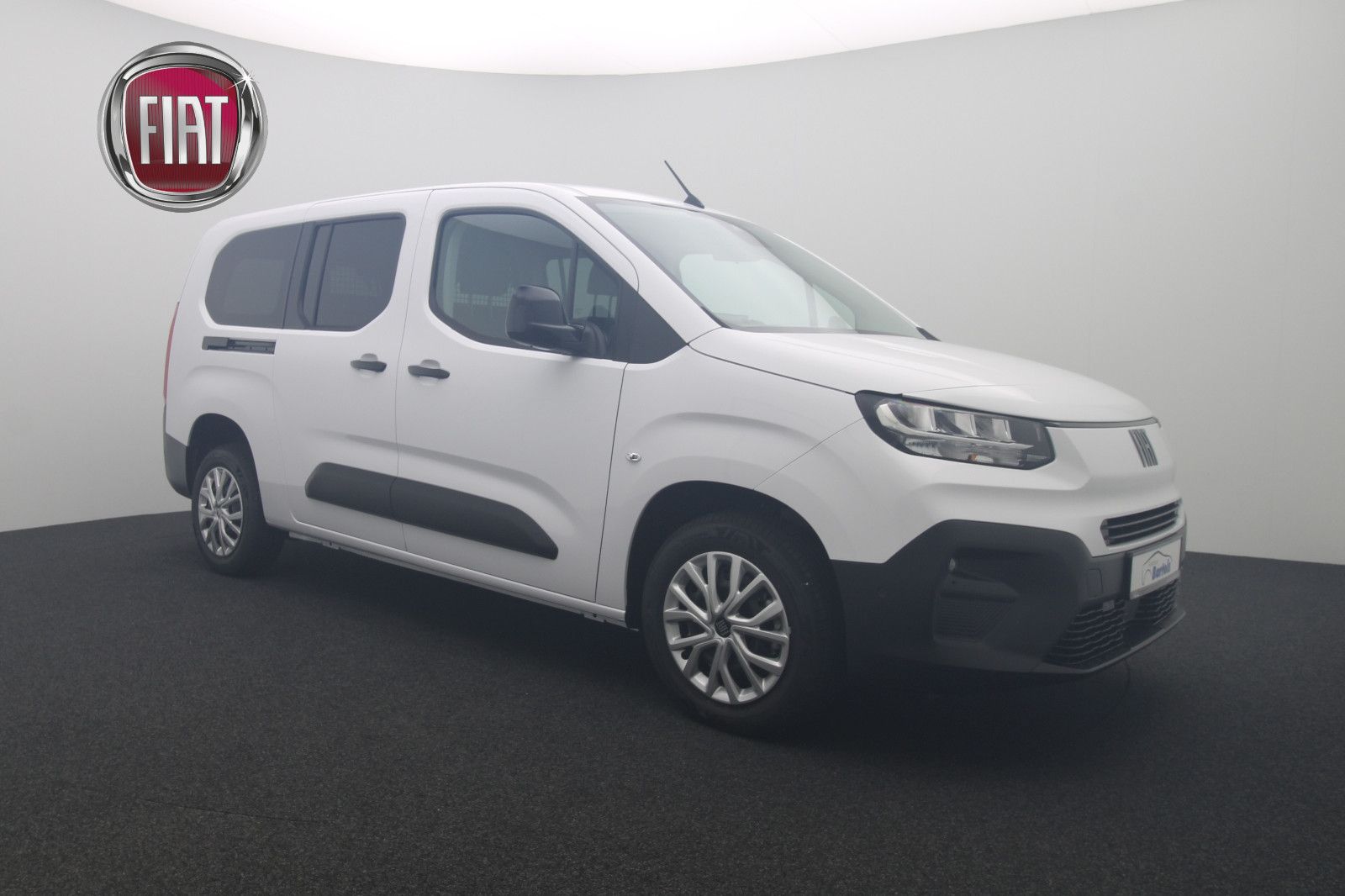 Fahrzeugabbildung Fiat Doblo Kombi L2 1.5 BlueHDi 5-Sitzer