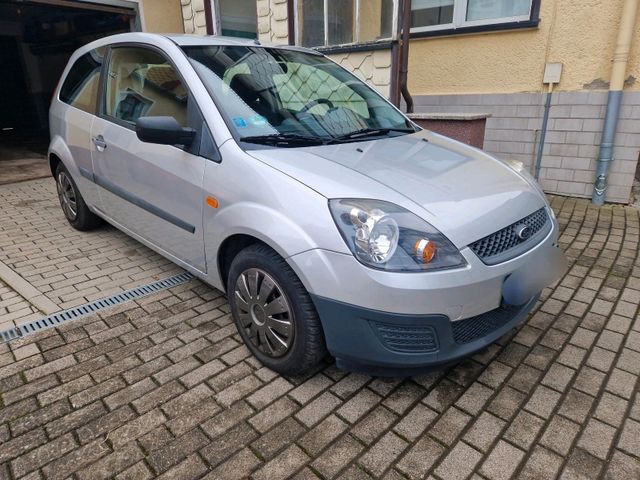 Ford Fiesta 1.3 Klima 69 PS