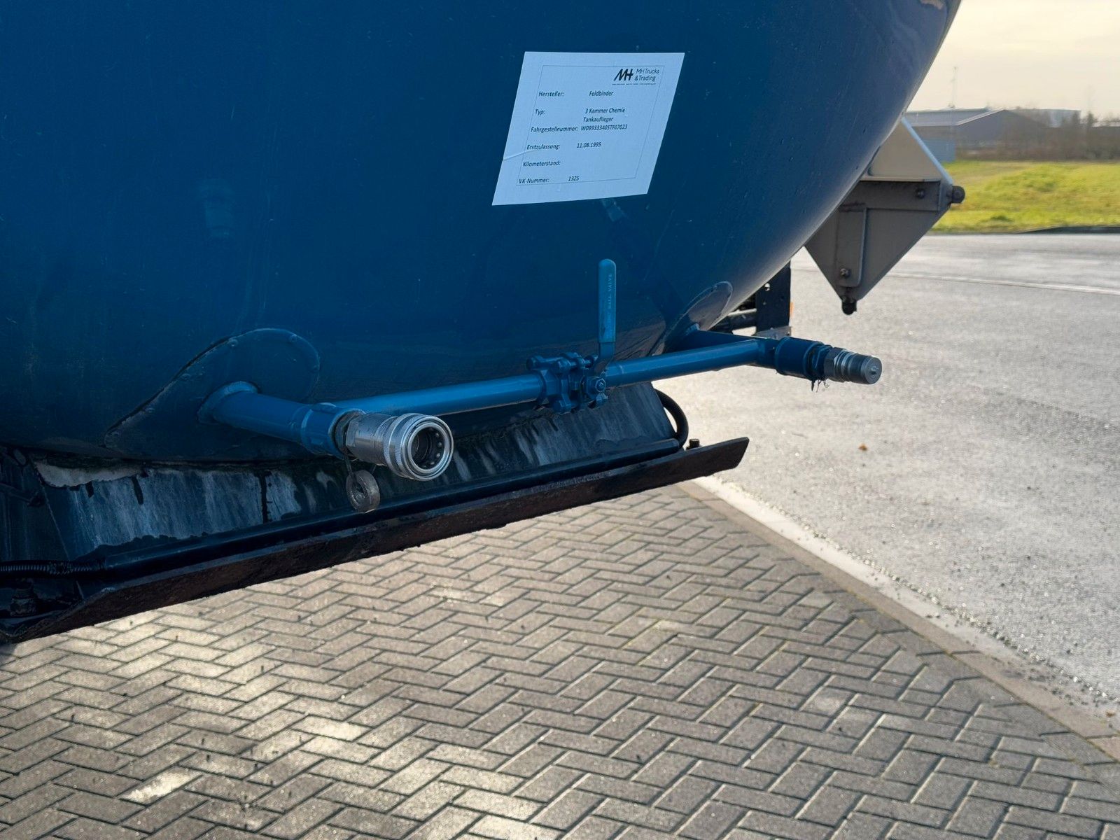 Fahrzeugabbildung Feldbinder 3 Kammer VA Chemie Tankauflieger