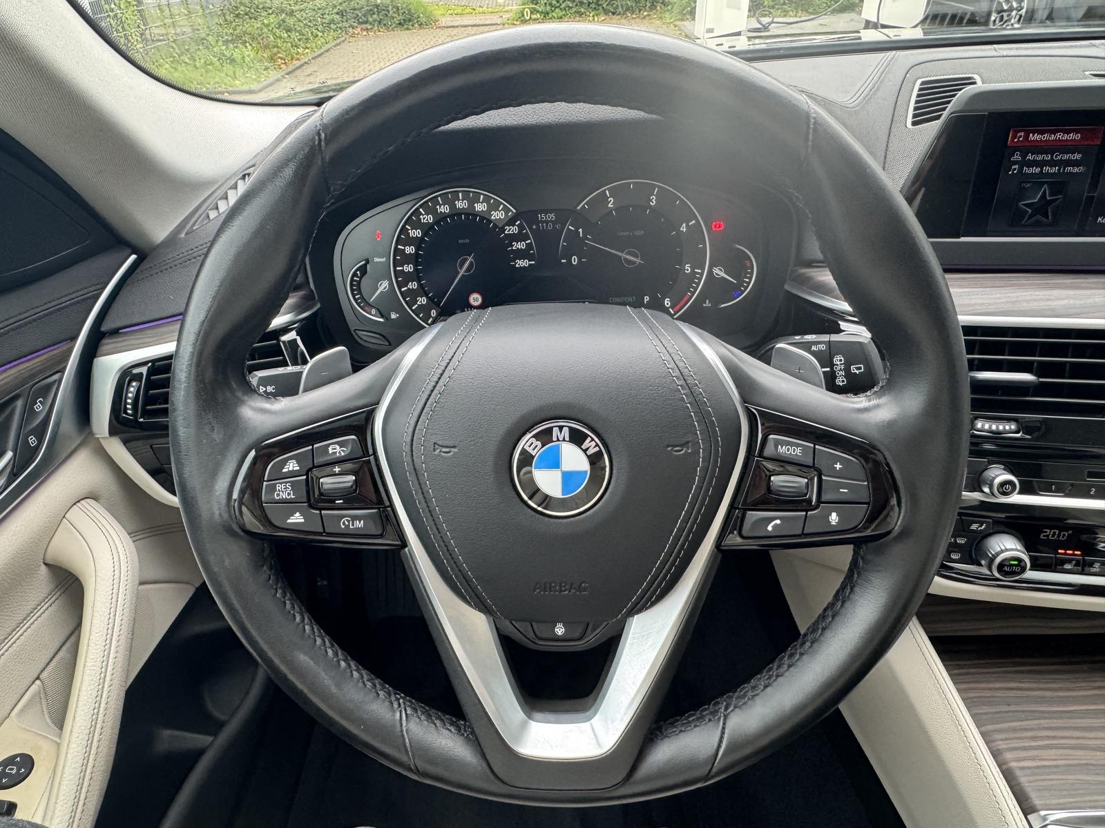 BMW 520d xDrive Tou PANO ACC Ad-LED HuD Sportsitz CD