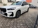 BMW iX1 xDrive30 - M-Sport Paket, Panorama, 360Grad - BMW iX1 von privat