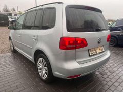 Fahrzeugabbildung Volkswagen Touran 7 Sitze SCHECKHEFTGEPFLEGT