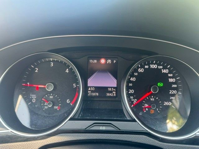 Fahrzeugabbildung Volkswagen Passat Variant Elegance LED AHK LEDER