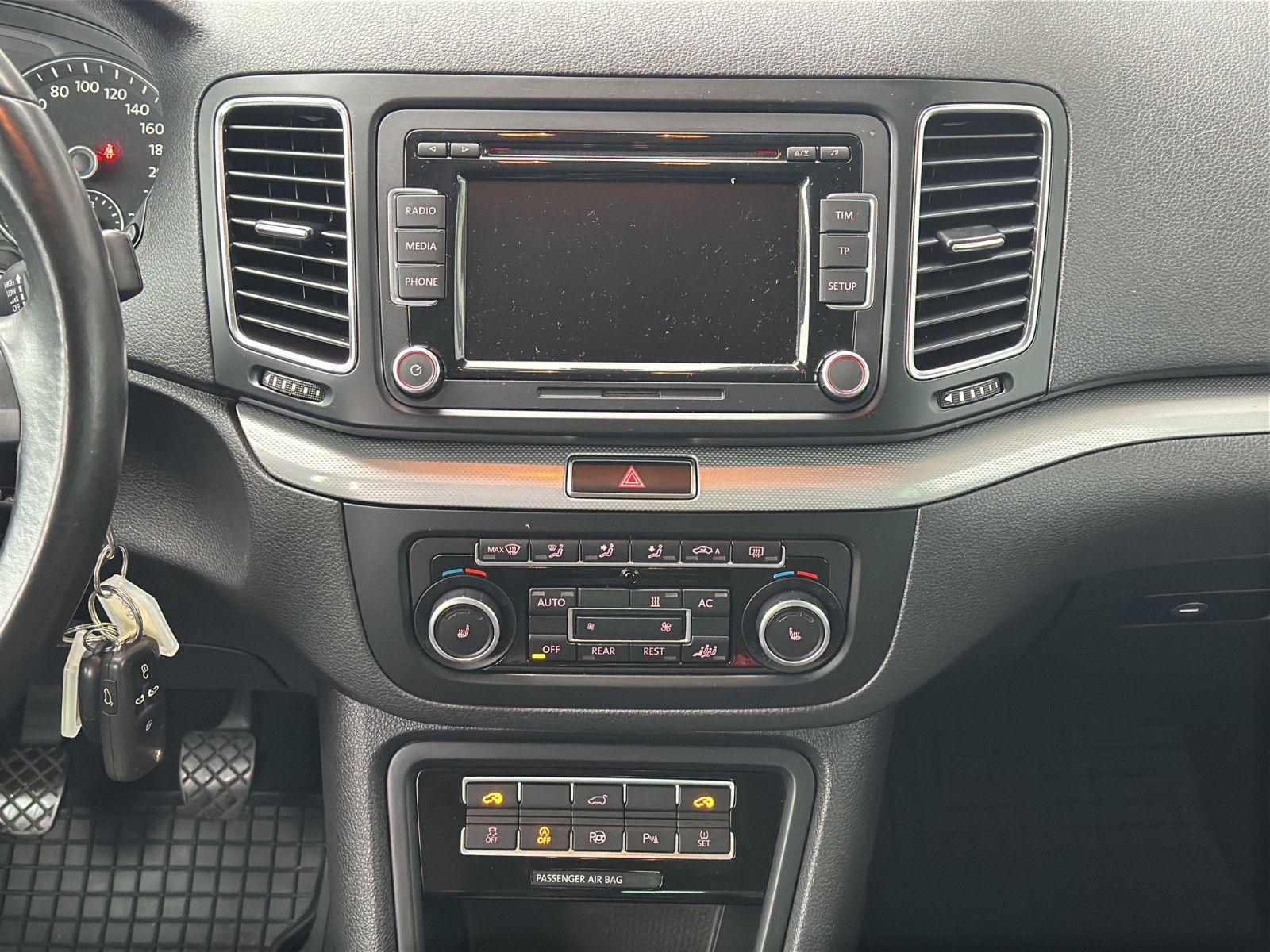 Fahrzeugabbildung Volkswagen Sharan Comfortline BMT/6 Sitze/Standheizung/Cam