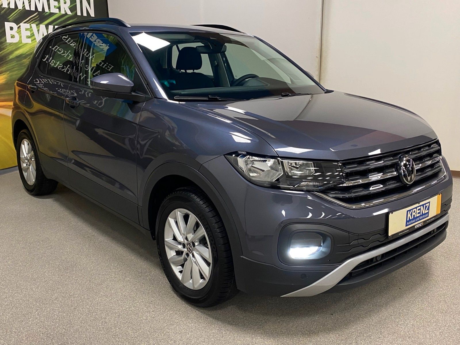 Fahrzeugabbildung Volkswagen T-Cross 1.0 TSI LIFE+ALLWETTER++SITZHEIZUNG+PDC+