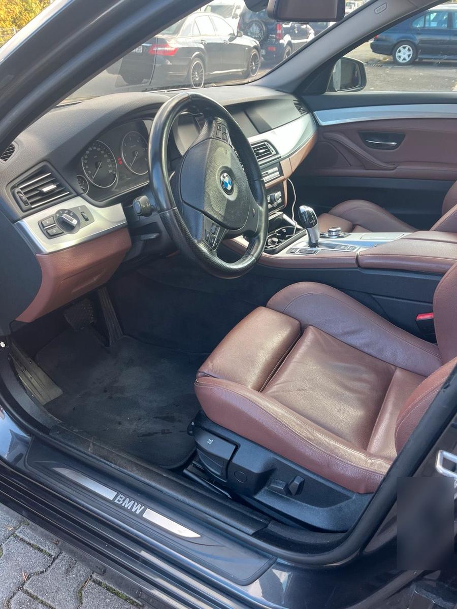 BMW 520 2011 — photo 11