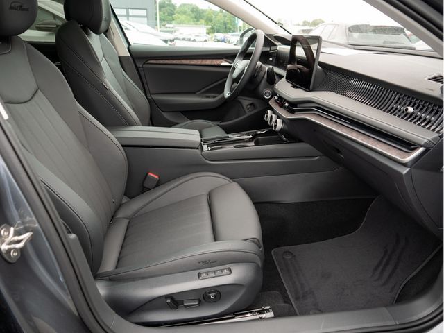 Foto Nummer 2: SKODA Superb