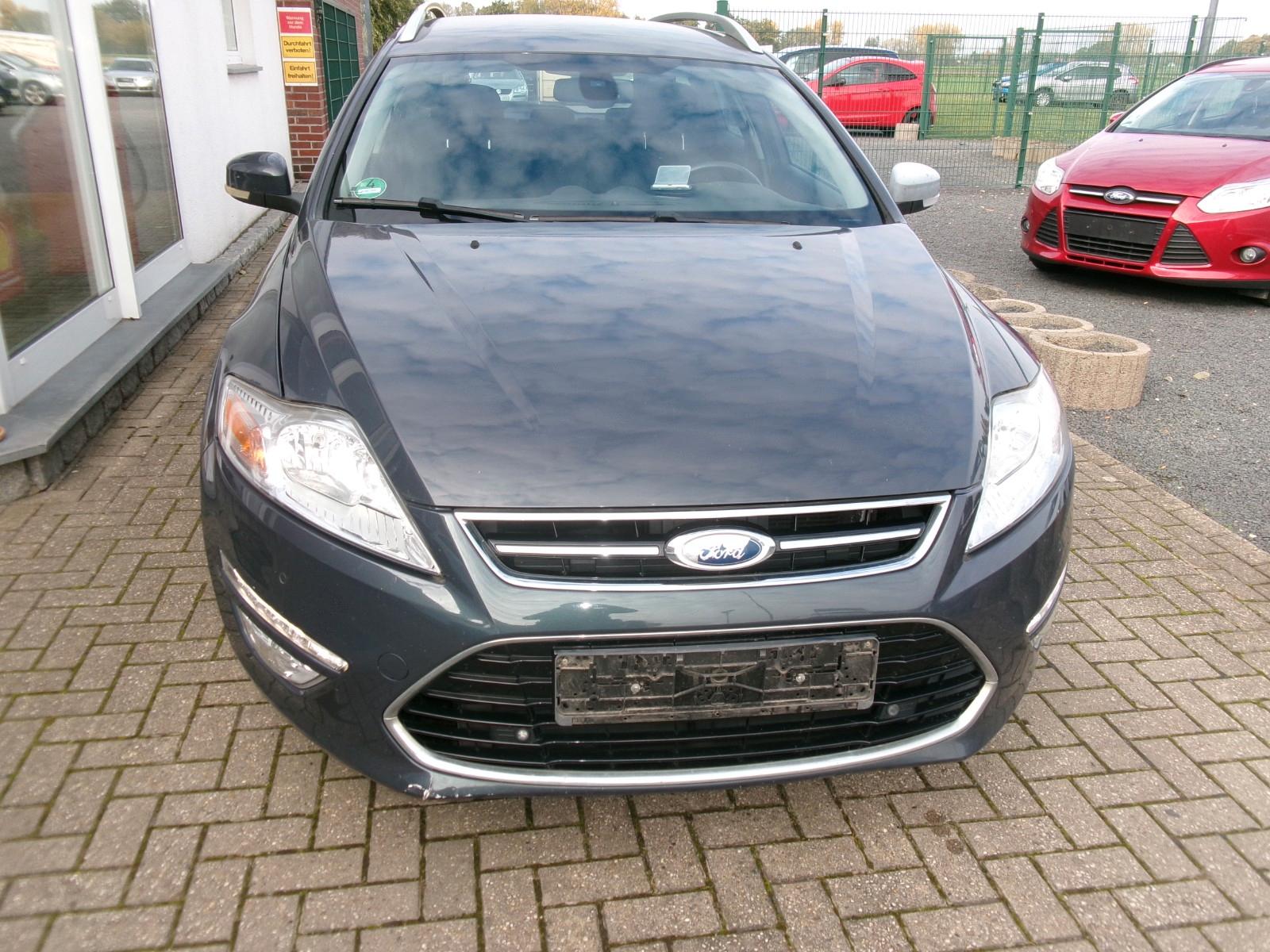 Ford Mondeo 2011 — rear view