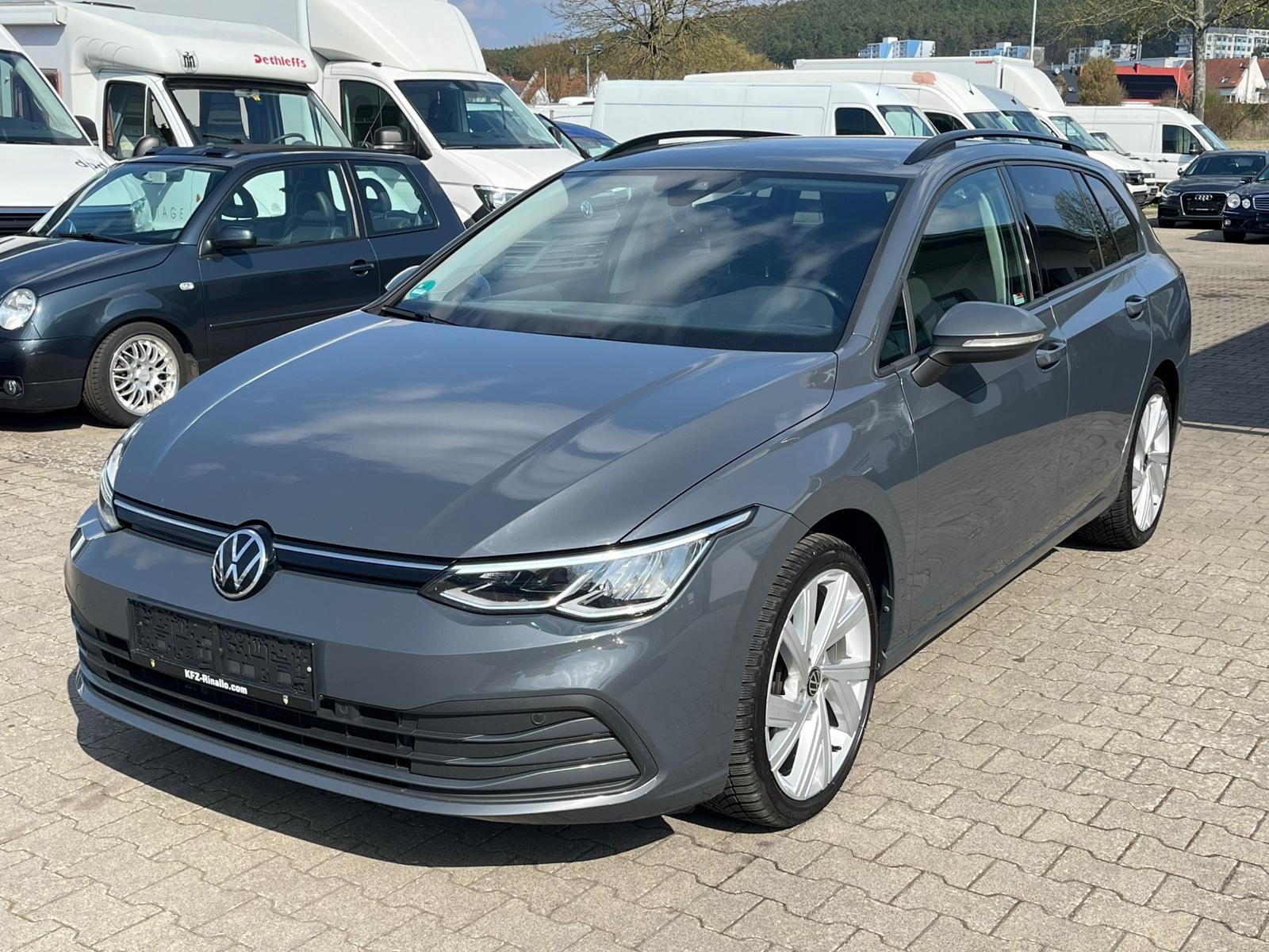 Volkswagen Golf VIII 2.0 TDI DSG Virtual ACC LED AHK