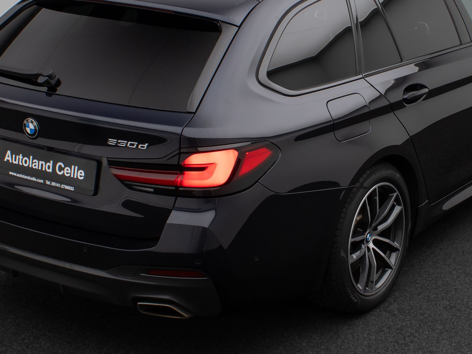 Fahrzeugabbildung BMW 530d xD M Sport Kamera Laser HUD DAB AHK Komfort