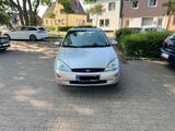 Ford Focus Ghia TV 01/28 - Ford Focus aus 2000: Ghia