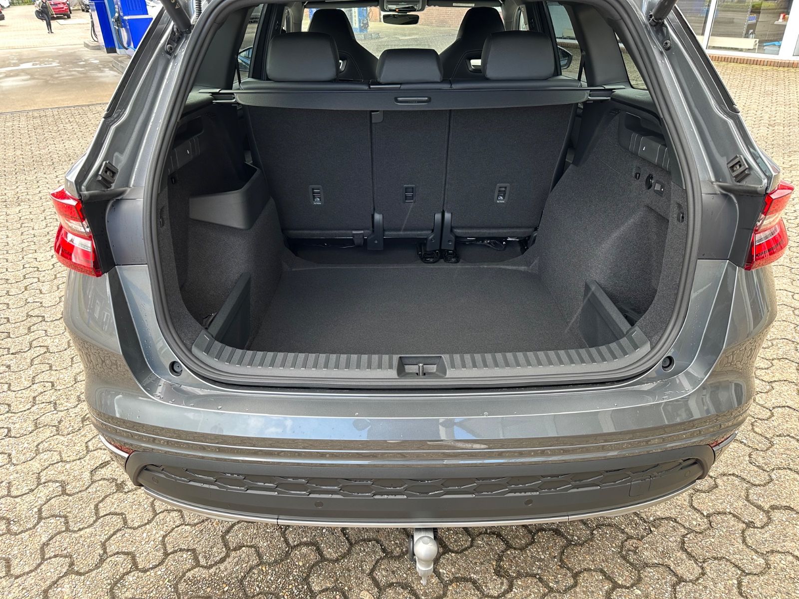 Fahrzeugabbildung SKODA Kodiaq 1.5 TSI Sportline DSG AHK/Matrix/Navi/ACC
