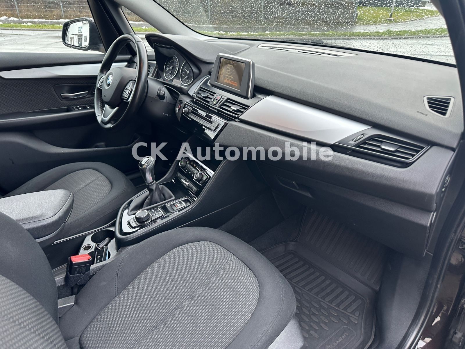 Fahrzeugabbildung BMW 218d Active Tourer Advantage/LED/SHZ/PDC