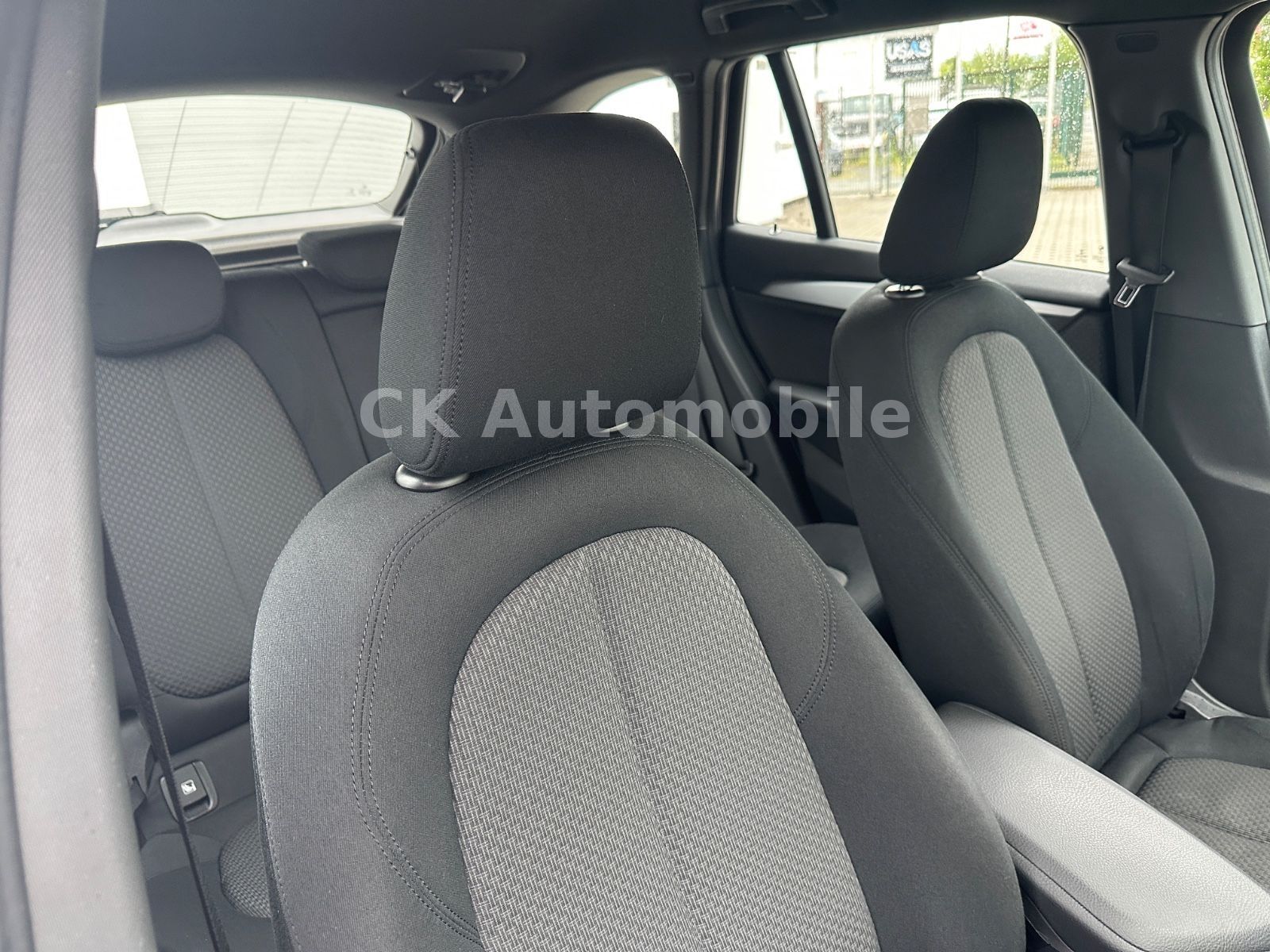 Fahrzeugabbildung BMW X1 sDrive 18d Automatik/Navi Plus/Head-Up/PDC
