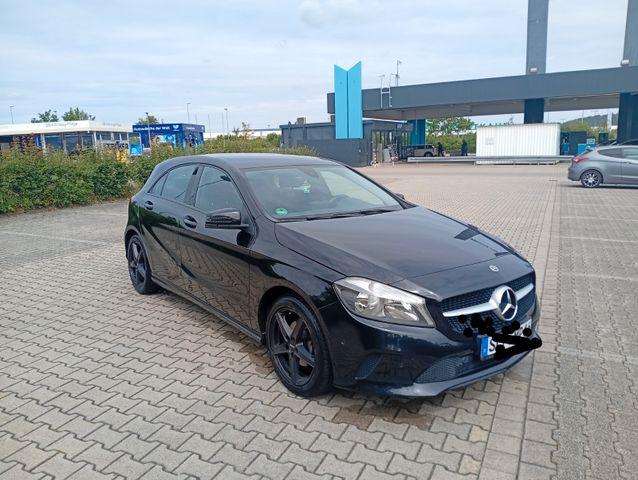 MERCEDES-BENZ A 180 d -