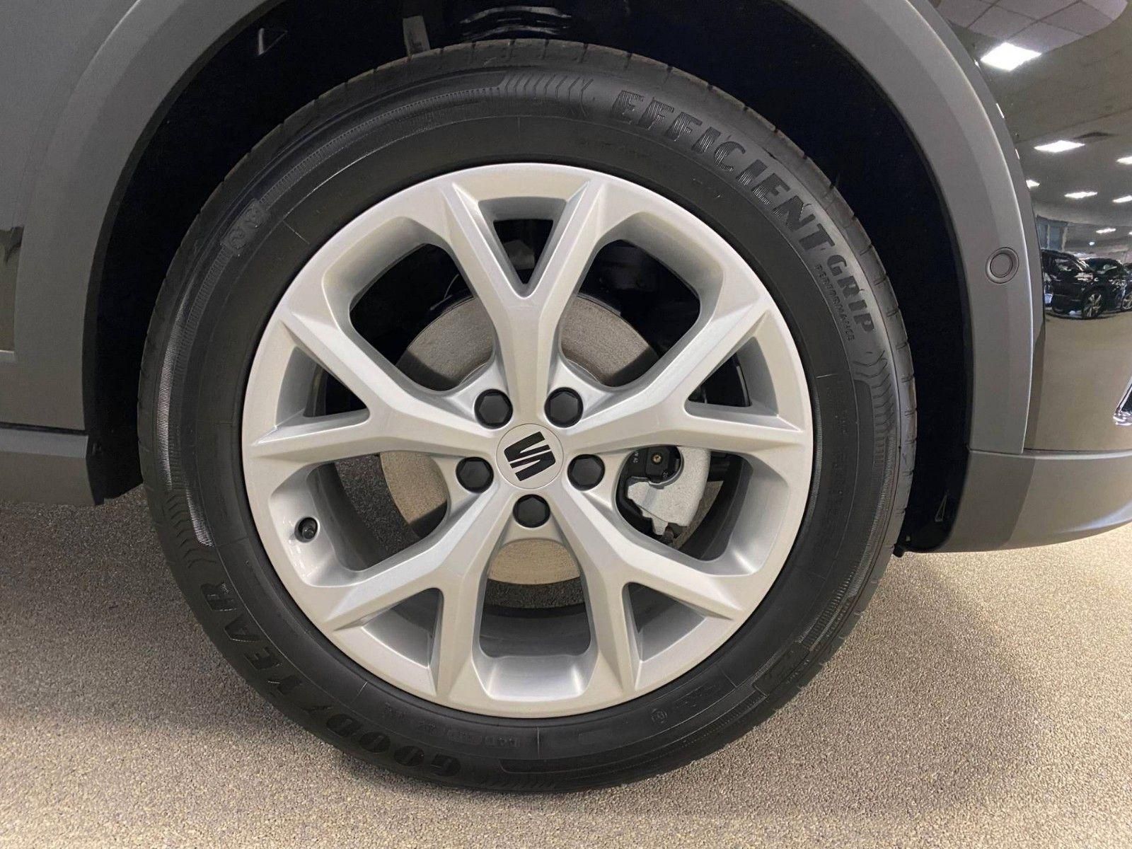 Fahrzeugabbildung SEAT Arona 1.5 TSI FR DSG GARANTIE 5+ACC+AHK+Spurwech