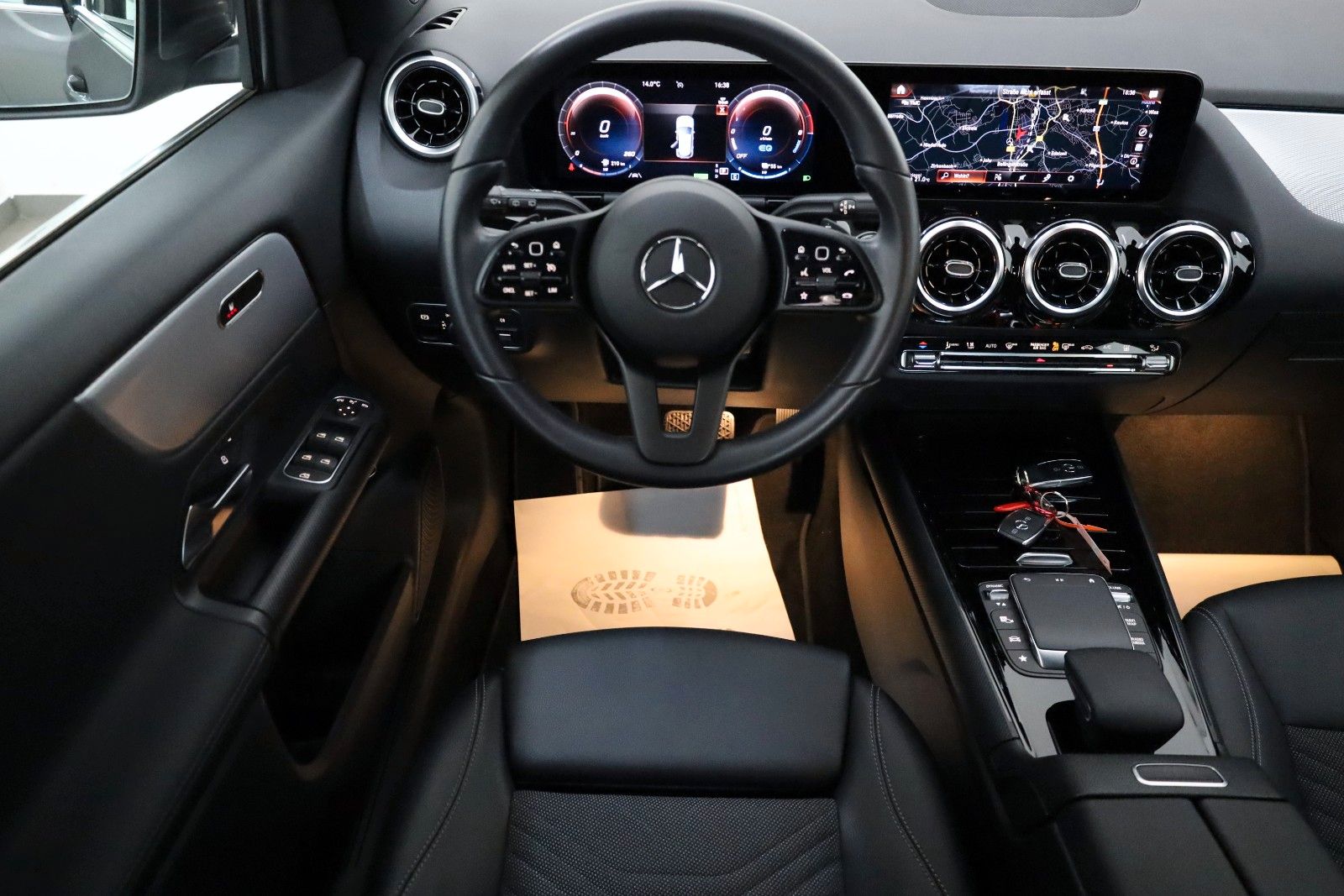 Fahrzeugabbildung Mercedes-Benz GLA 250e Style T-Leder,Navi,LED,SH,Park Paket