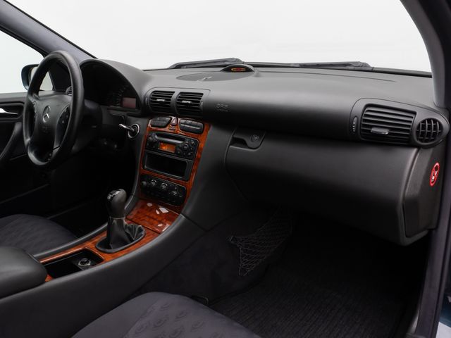 Foto Nummer 21: MERCEDES-BENZ C 180