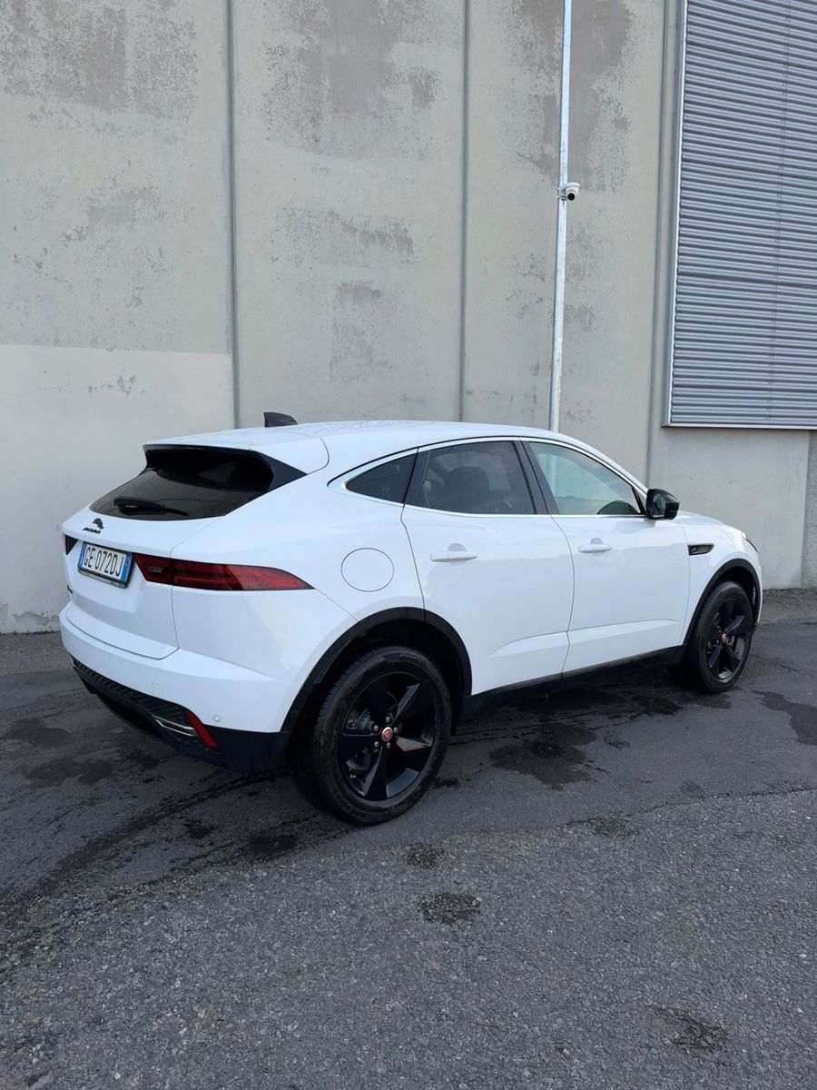 Jaguar E-Pace 2.0D I4 163 CV AWD Auto R-Dynamic  imagem 2