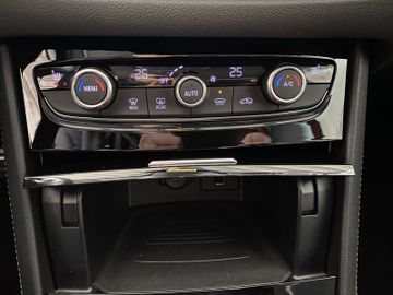 Bild 22 Opel Grandland (X) Grandland GSe AHK/SHZ+LHZ/NAVI/PDC V+H+CAM/KLIMA