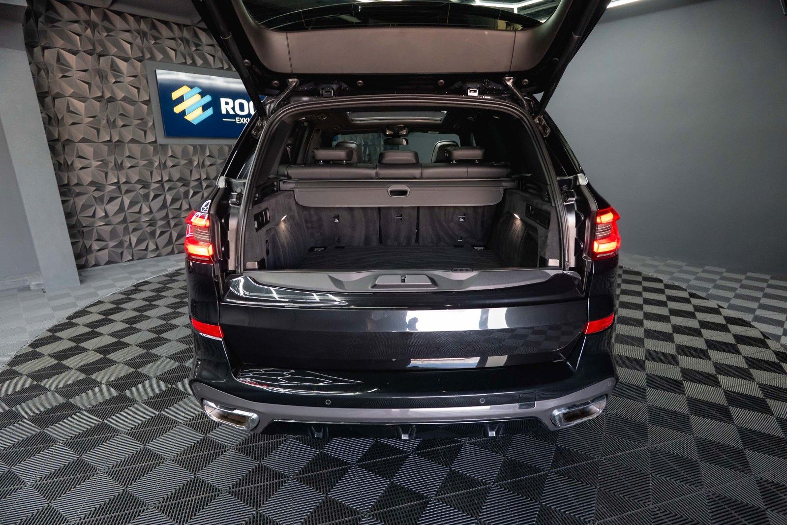 Fahrzeugabbildung BMW X5 xDrive 40i M Sport Shadow Line *ACC*Pano*LED*