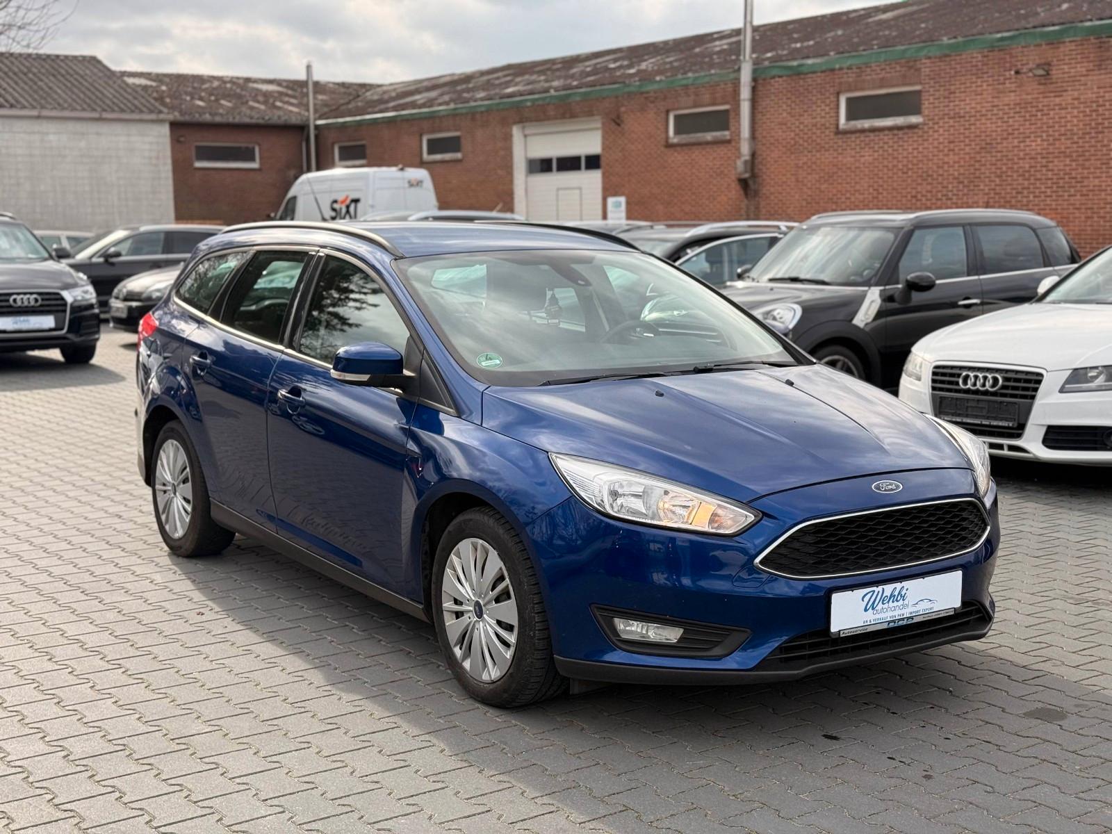 Ford Focus 2015 — interior