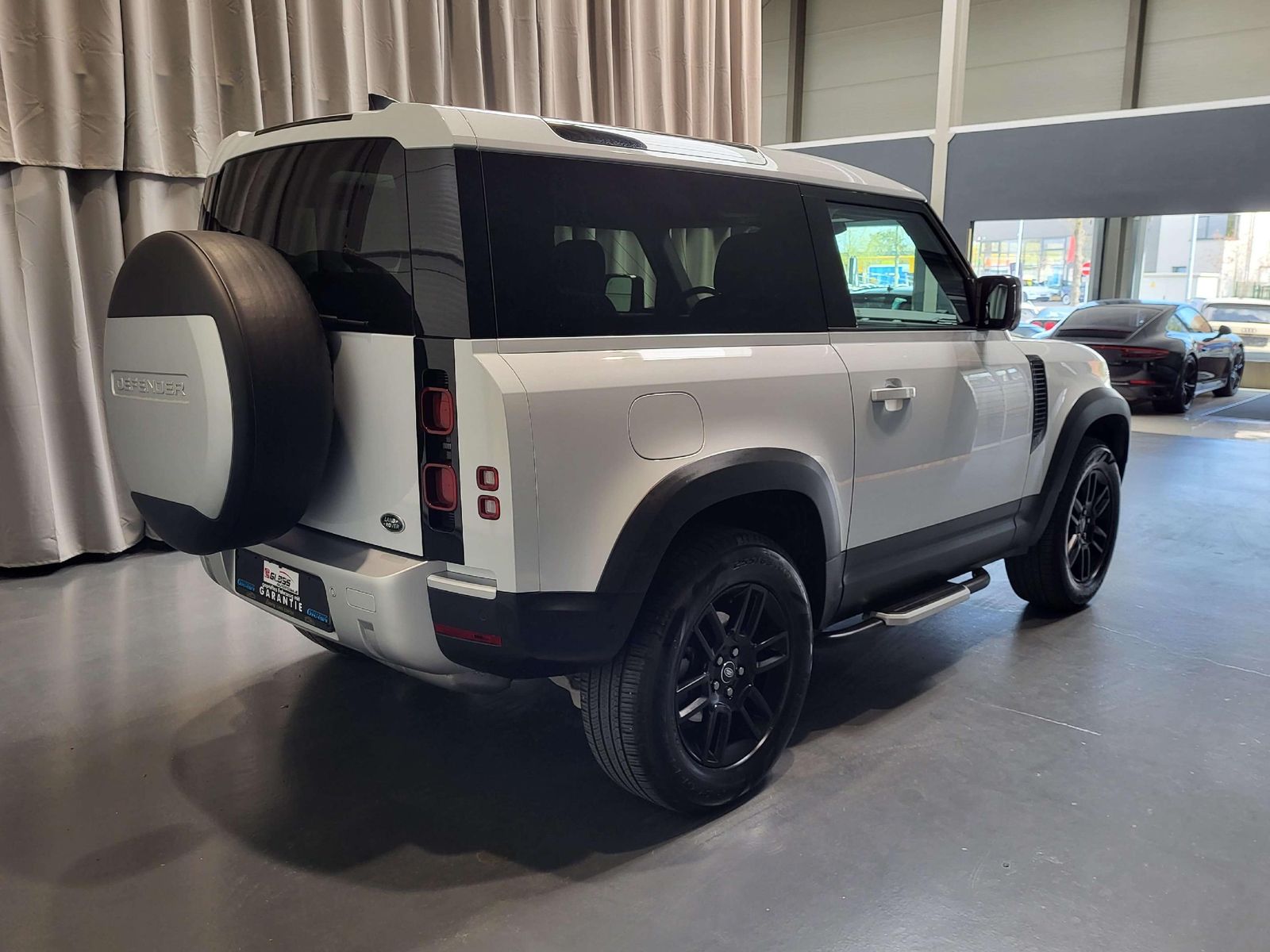 Land Rover Defender 3.0d 90 SE *Navi| LED| Pano| Kamera* foto 4