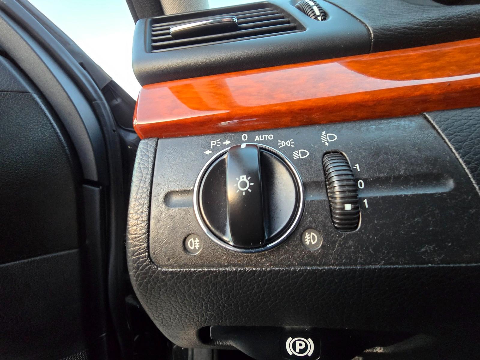 Mercedes-Benz E200 2009 — photo 13