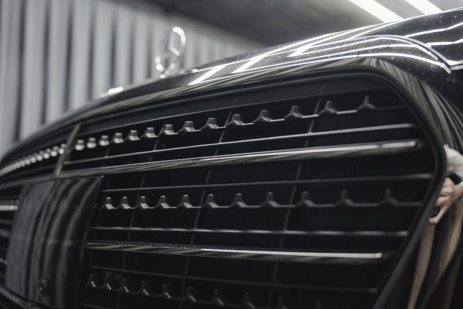 Fahrzeugabbildung Mercedes-Benz S 450 4M Lang MY27 Facelift AMG Plus Fond TV