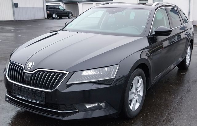 Skoda Superb Combi Style 4x4 Automatik Pano Navi AHK