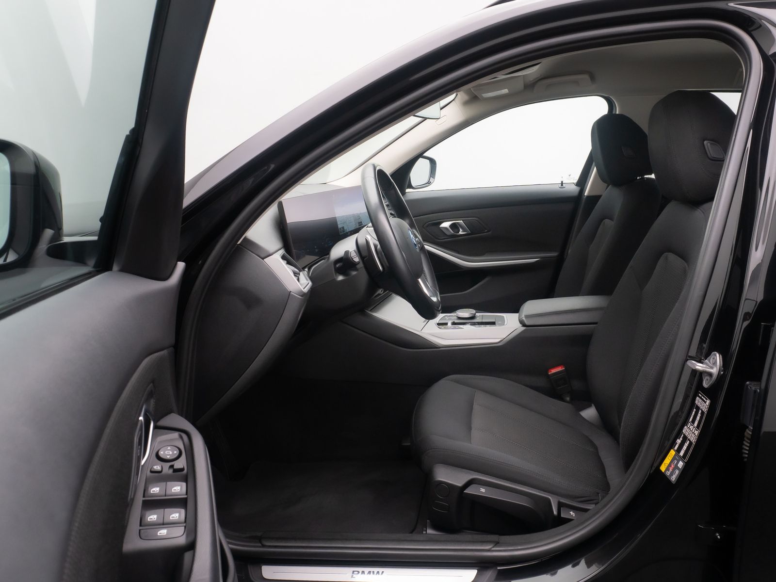 Fahrzeugabbildung BMW 320e  DAB CockPitPlus PDC WidscreenDisplay LED