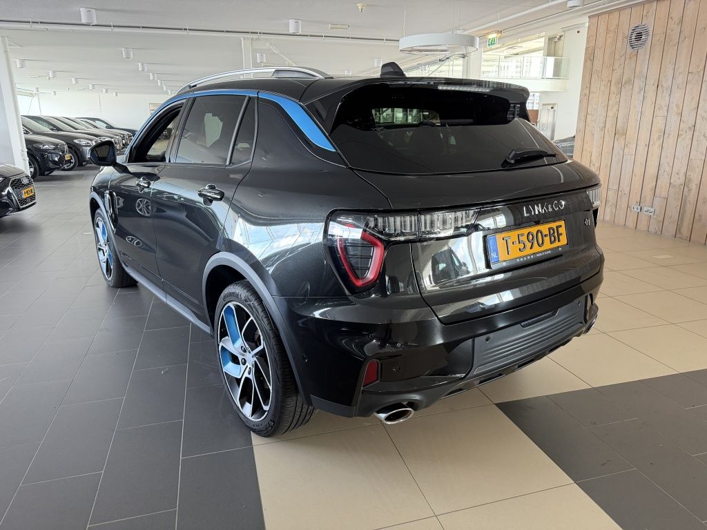 Lynk & Co 01