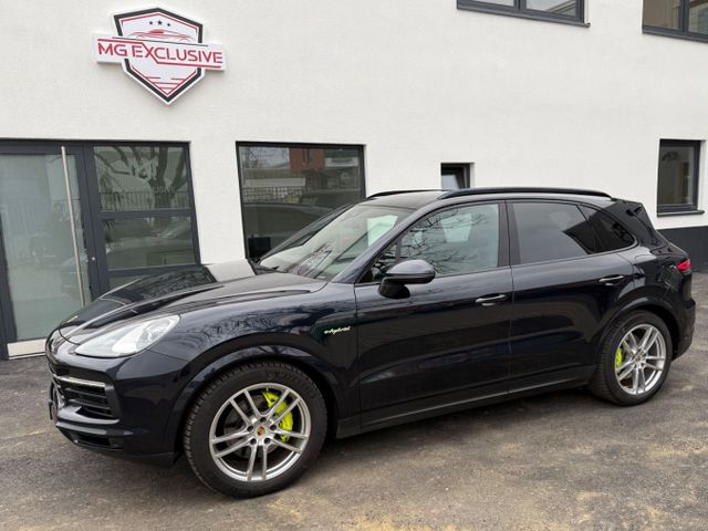 Porsche Cayenne E-Hybrid Panorama