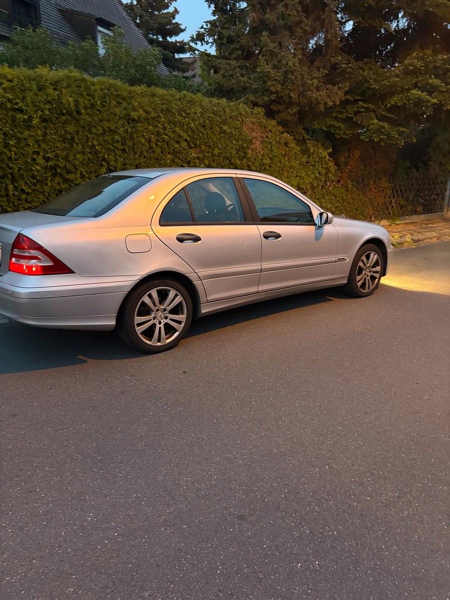 Mercedes-Benz C 200