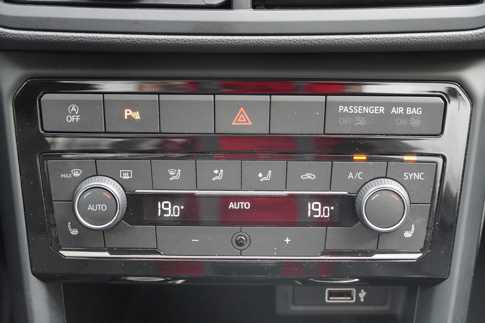 Volkswagen T-Cross 1.0 TSI Life Navi ACC Totwinkel PDC