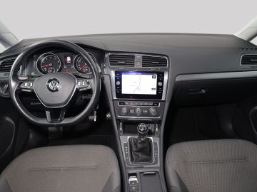 Volkswagen Golf VII Comfortline 1.5 TSI Navi LED ACC CarPla