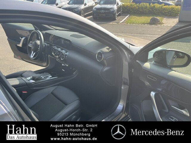 Fahrzeugabbildung Mercedes-Benz A 200 PROGRESSIVE/NIGHT/LED/PTS/NAVI/SHZ/18ZOLL