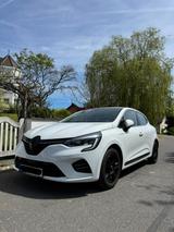 Renault Clio TCe 100 Intens mit nahezu Vollausstattung 
