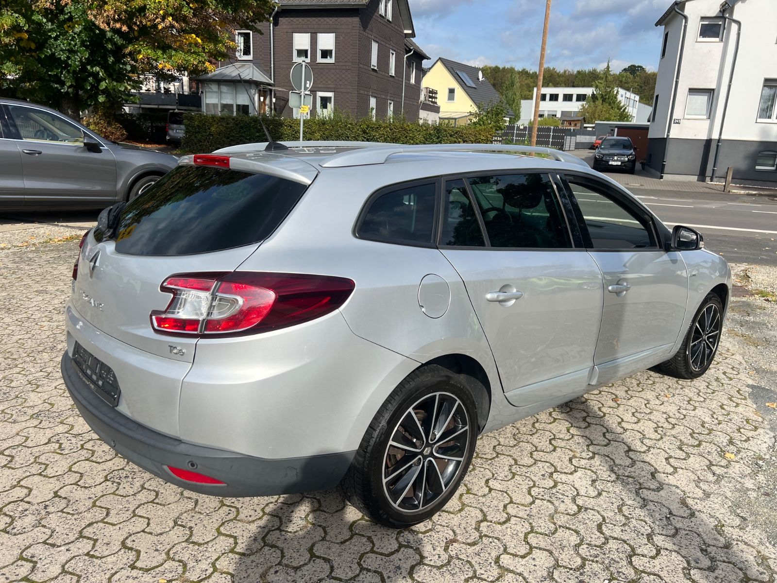 Fahrzeugabbildung Renault Megane III Grandtour BOSE Edition *KAMERA*