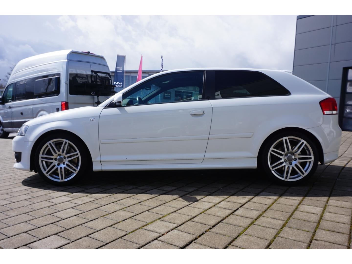 Audi S3 2.0 TFSI quattro Xenon el.SD 18''LM Navi BOSE