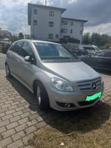 Mercedes-Benz 200 - Mercedes-Benz 200: Kleinwagen