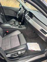 BMW 520i - - BMW 520 aus 2004: 520i