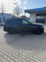 BMW X5 M50 M50i  - BMW X5 M50 mit Benzin-Antrieb: Geländewagen, Automatik