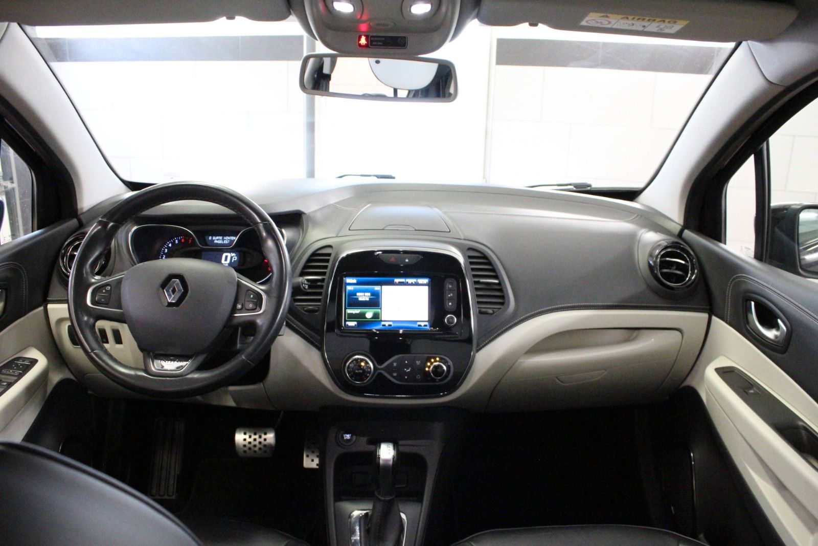 Fahrzeugabbildung Renault Captur TCe 120 EDC *Initiale Navi*Automatik*