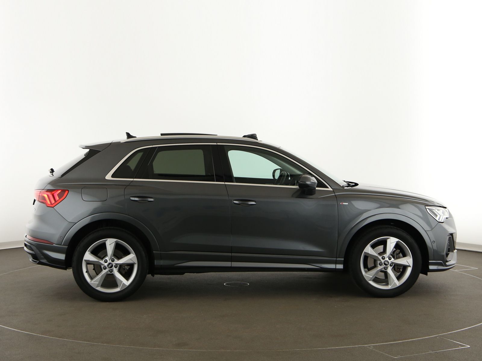 Audi Q3 45 TFSI e S tronic S line  LED Navi Pano-Dach foto 8