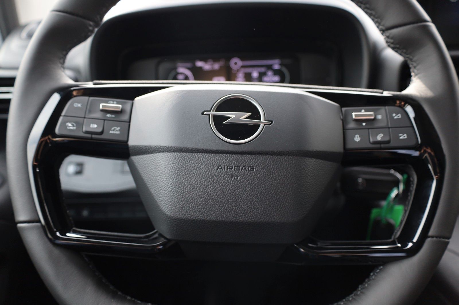 Fahrzeugabbildung Opel Combo Cargo 1,5 D Sitze- +Frontscheibe beheizt