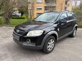 Chevrolet Captiva 2.0 D LT 4WD - Chevrolet Captiva mit Diesel-Antrieb: Allradantrieb, Geländewagen, 2.0